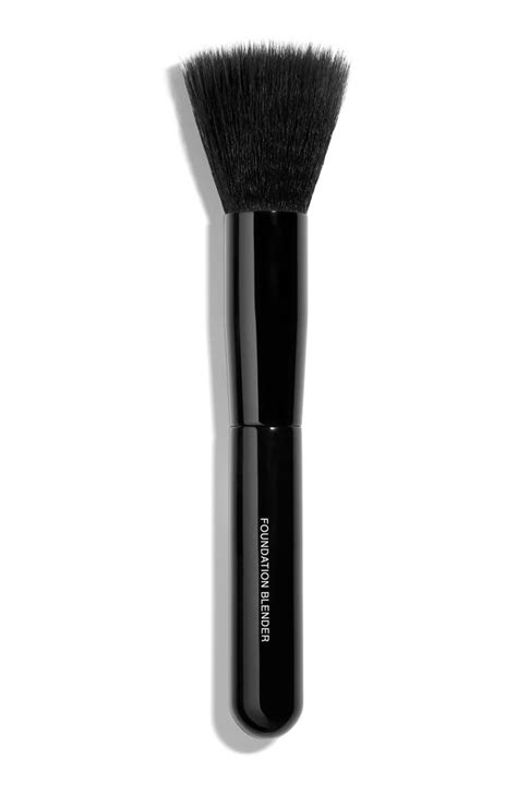 chanel large tapered blending brush|LES PINCEAUX DE CHANEL Foundation.